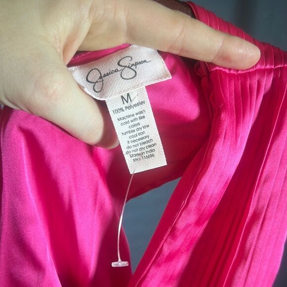 Jessica Simpson Pink dress with V-Neck and Ruched Bust - Picture 6 of 7